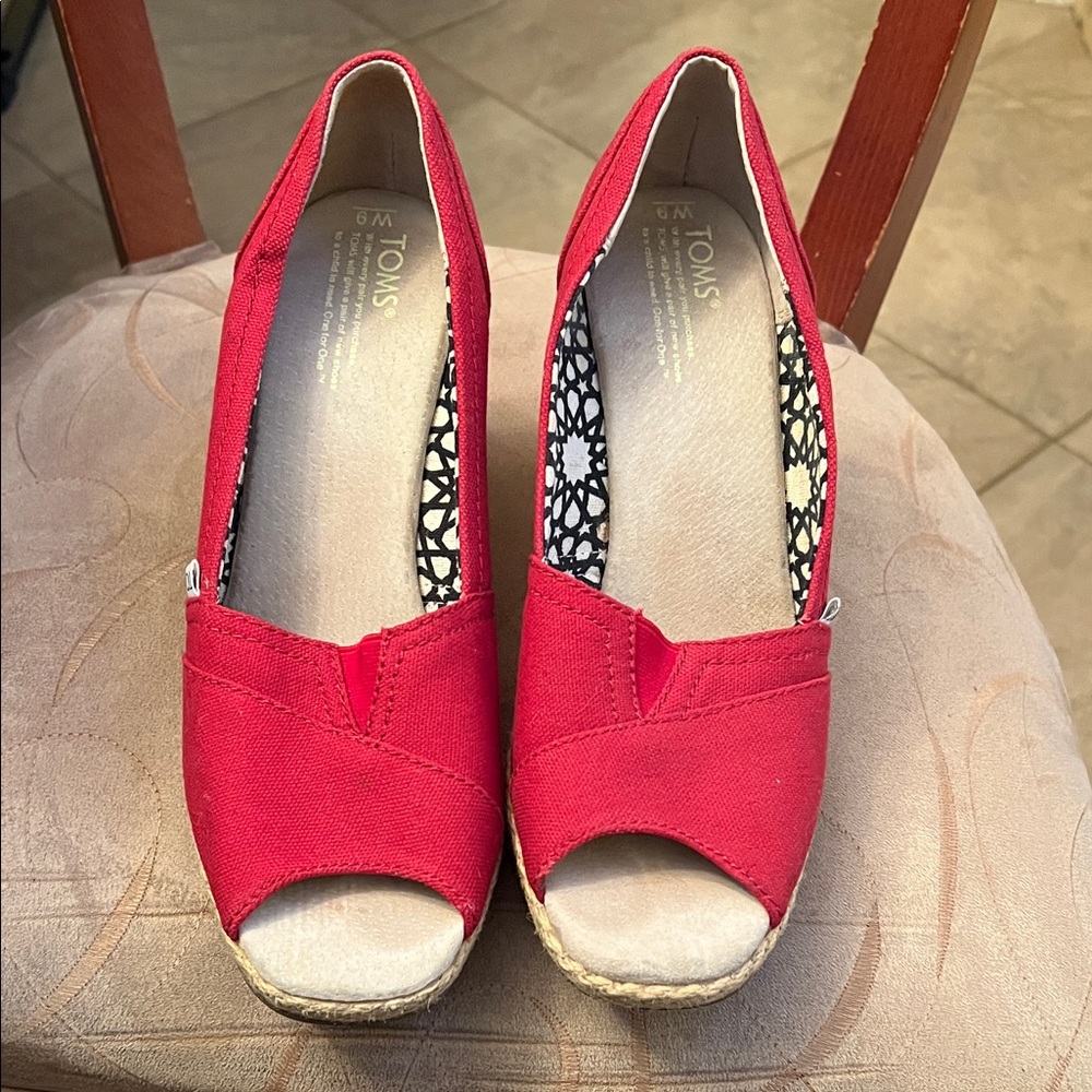 TOMS Red Espadrille Peep Toe Shoes